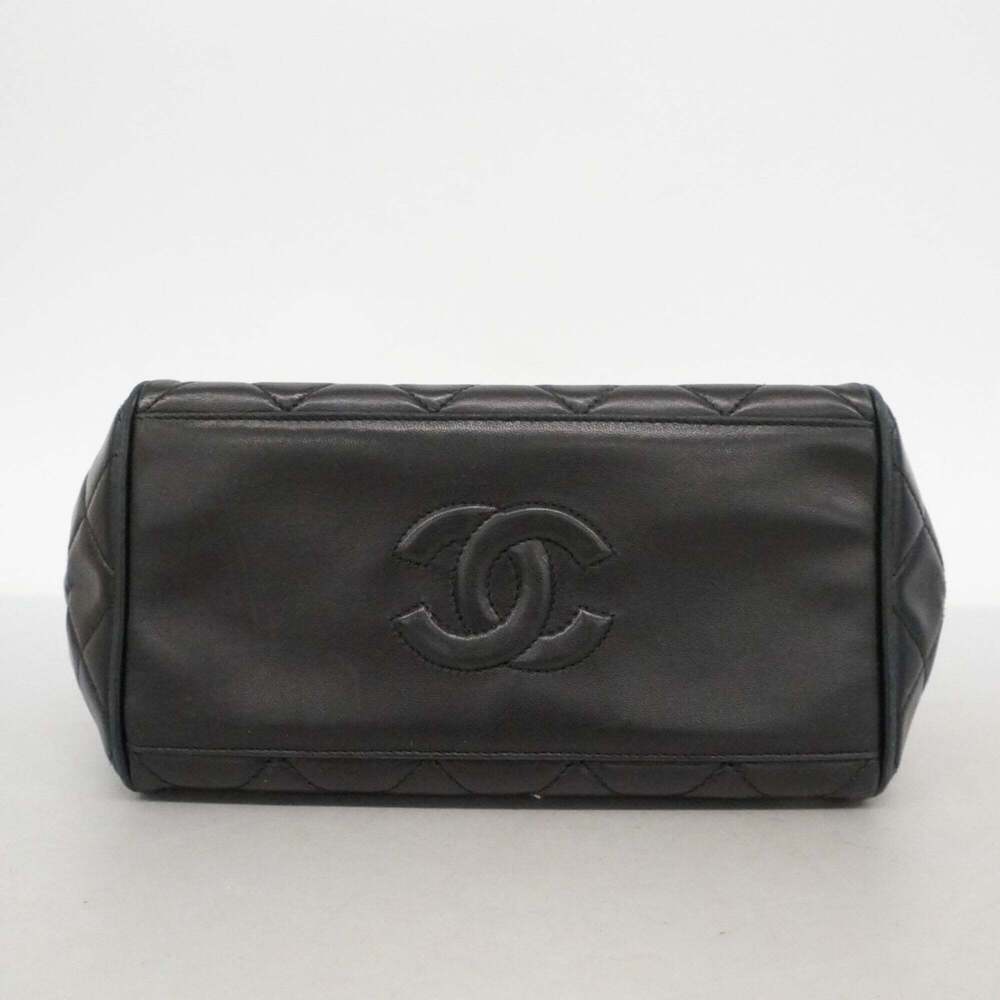CHANEL Black Lambskin Leather Shoulder Bag - Picture 3 of 12